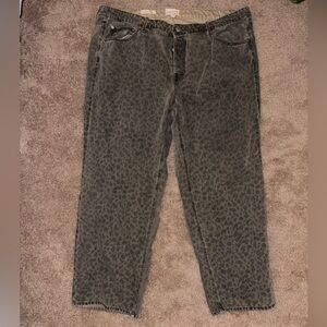 Universal Thread Gray Leopard Print Jeans
